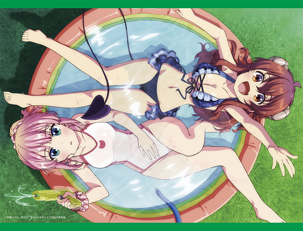 まちカドまぞく_B2タペストリー【優子&桃(水着)】 | 公式グッズ
