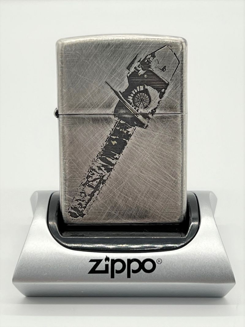 バイオハザード RE:4 Zippo (チェーンソー男) | バイオハザード公式