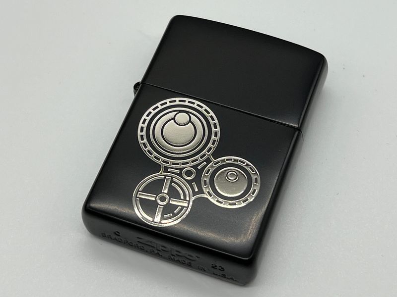 ボトムズスタンプZippo 本体 装甲騎兵ボトムズ_Zippo(ターレットレンズ) | 装甲騎兵ボトムズ公式