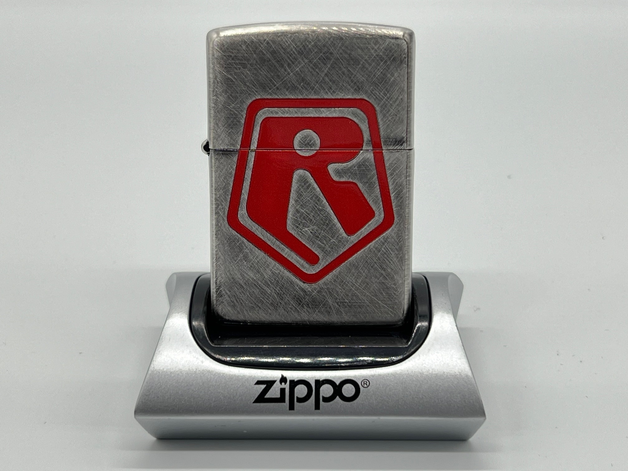 装甲騎兵ボトムズ_Zippo(キリコVSペールゼン)/colleize(コレイズ)は、人気アニメのキャラクター商品、公式グッズ専門の通販サイトです