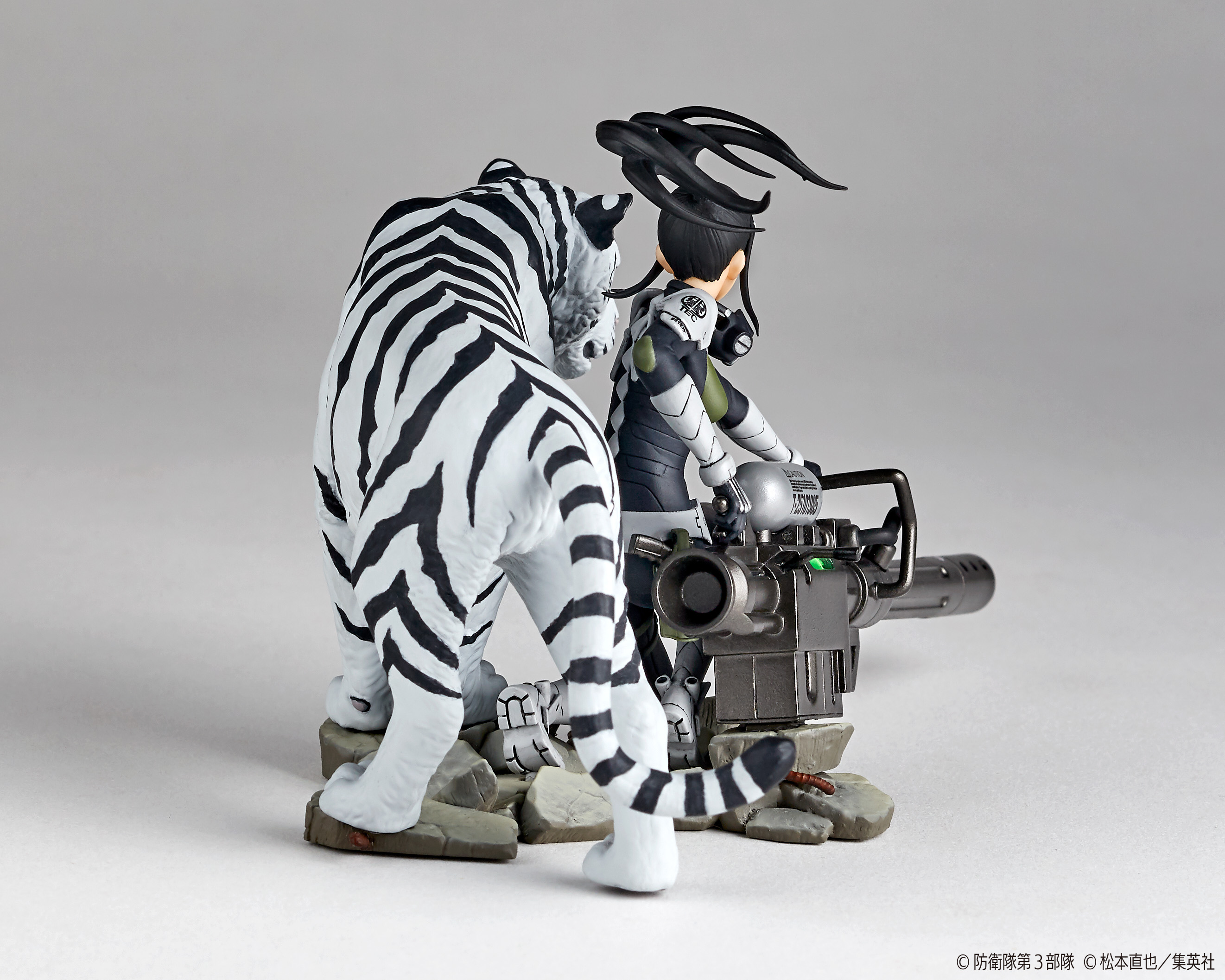 怪獣8号_亜白ミナ 1/18スケールフィギュア | 公式グッズ・公式