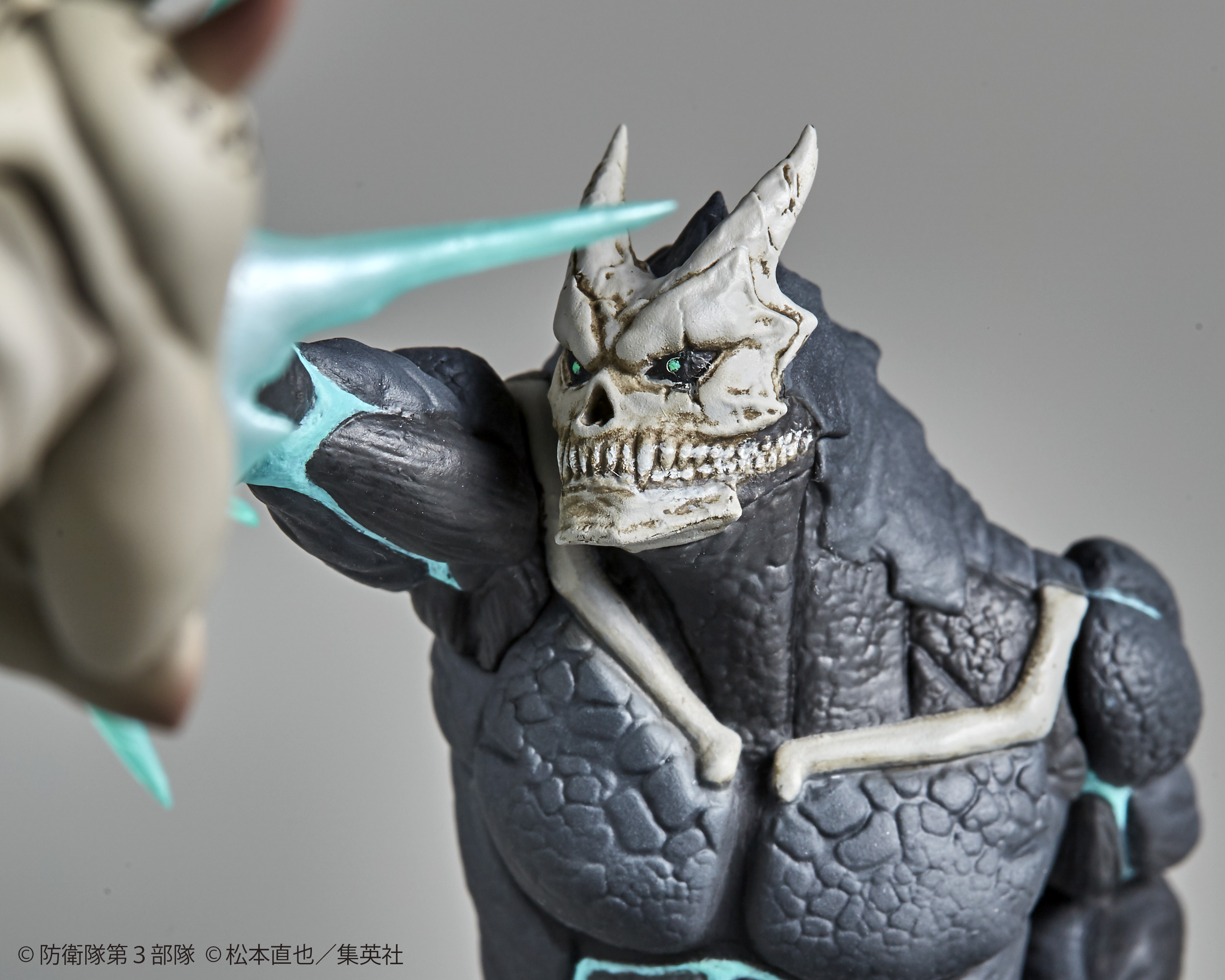 怪獣8号_怪獣8号vs怪獣9号 1/18スケールフィギュア | 公式グッズ