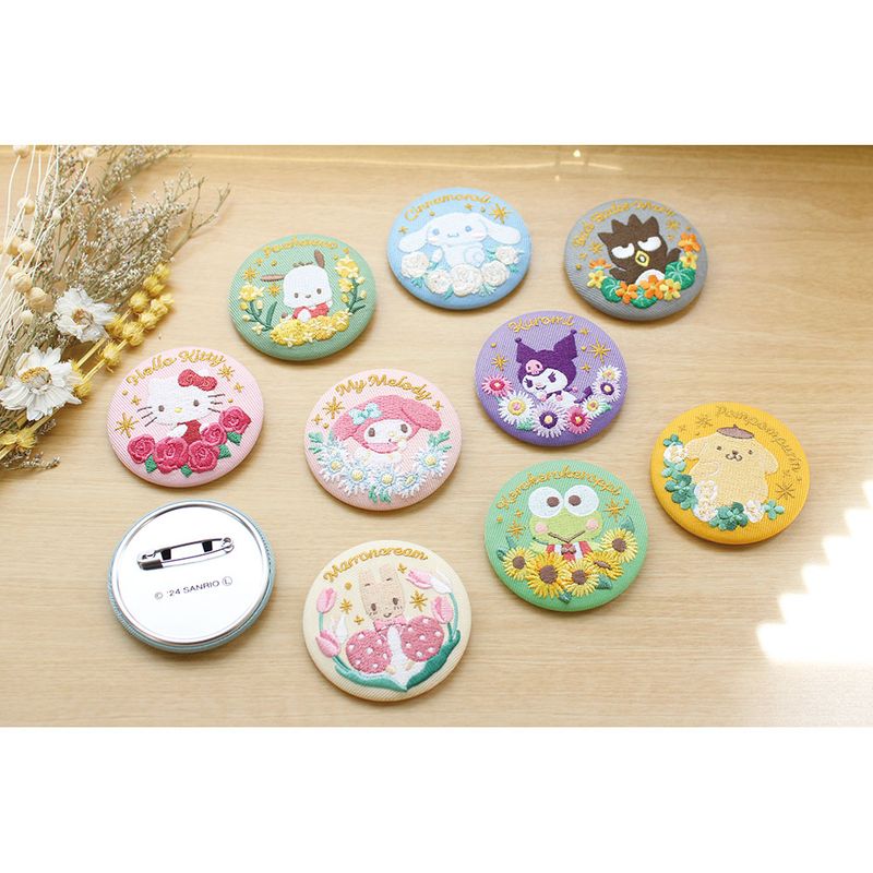 サンリオキャラクターズ_トレーディング花言葉刺繍缶バッジ