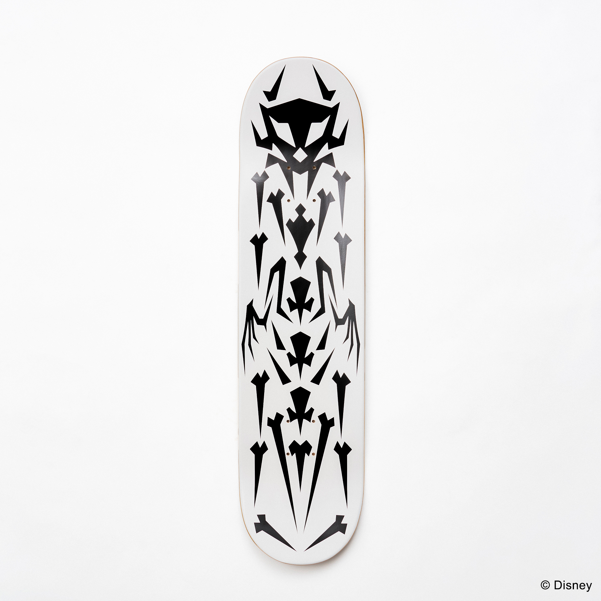 キングダム ハーツII スケートボードデッキ ロクサス キングダム ハーツ』の「ソラ」と「ロクサス」を全面にデザイン