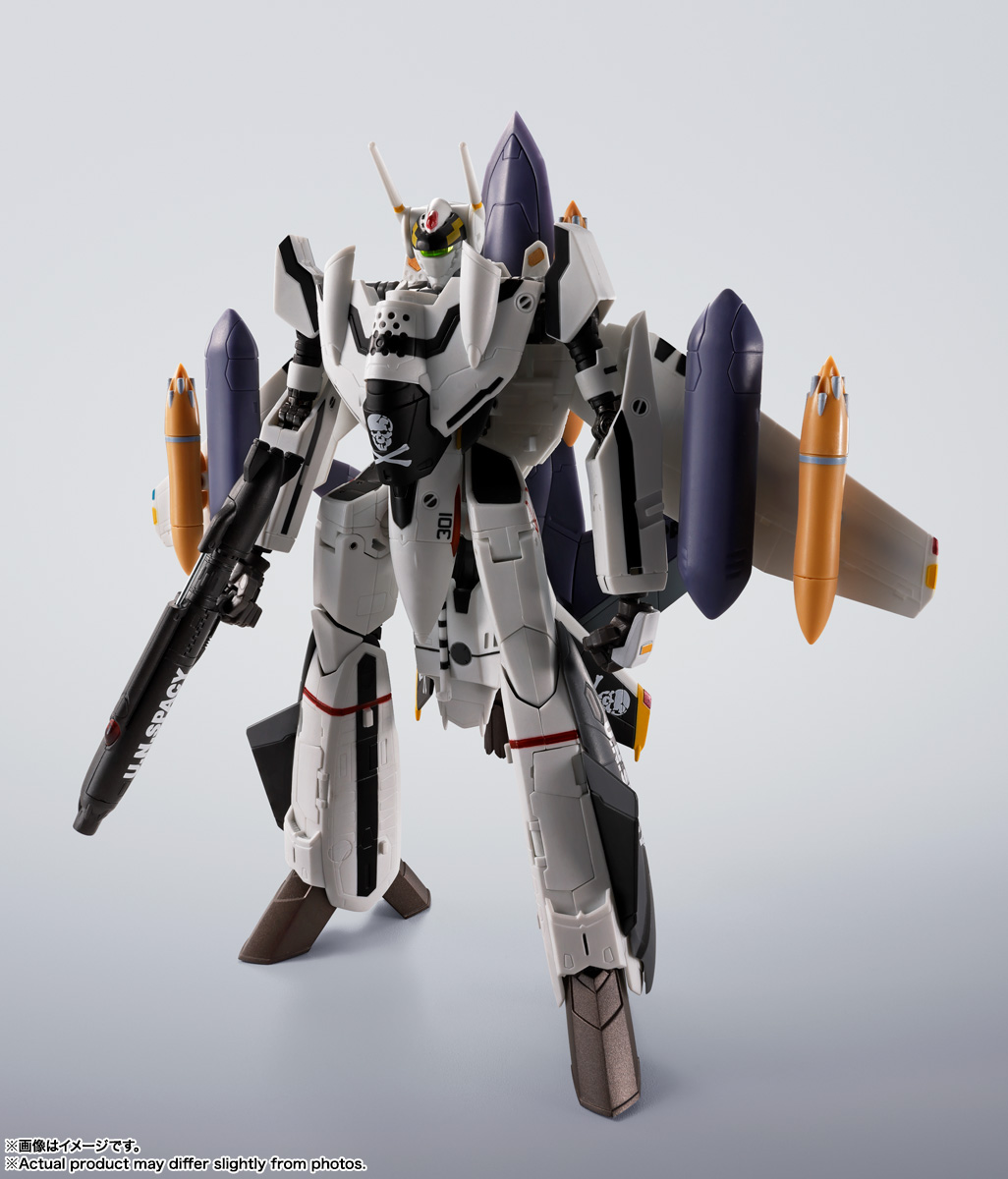マクロスゼロ_HI-METAL R VF-0Sフェニックス(ロイ・フォッカー機) ＋ QF-2200D-B ゴースト