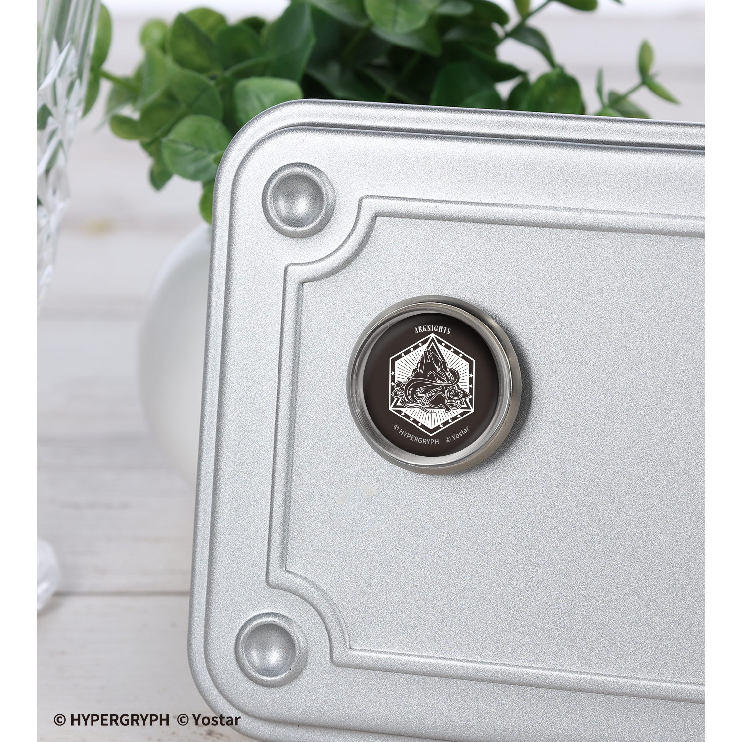 アークナイツ_酔吟の興 ガラスマグネットピンバッジ | 公式グッズ