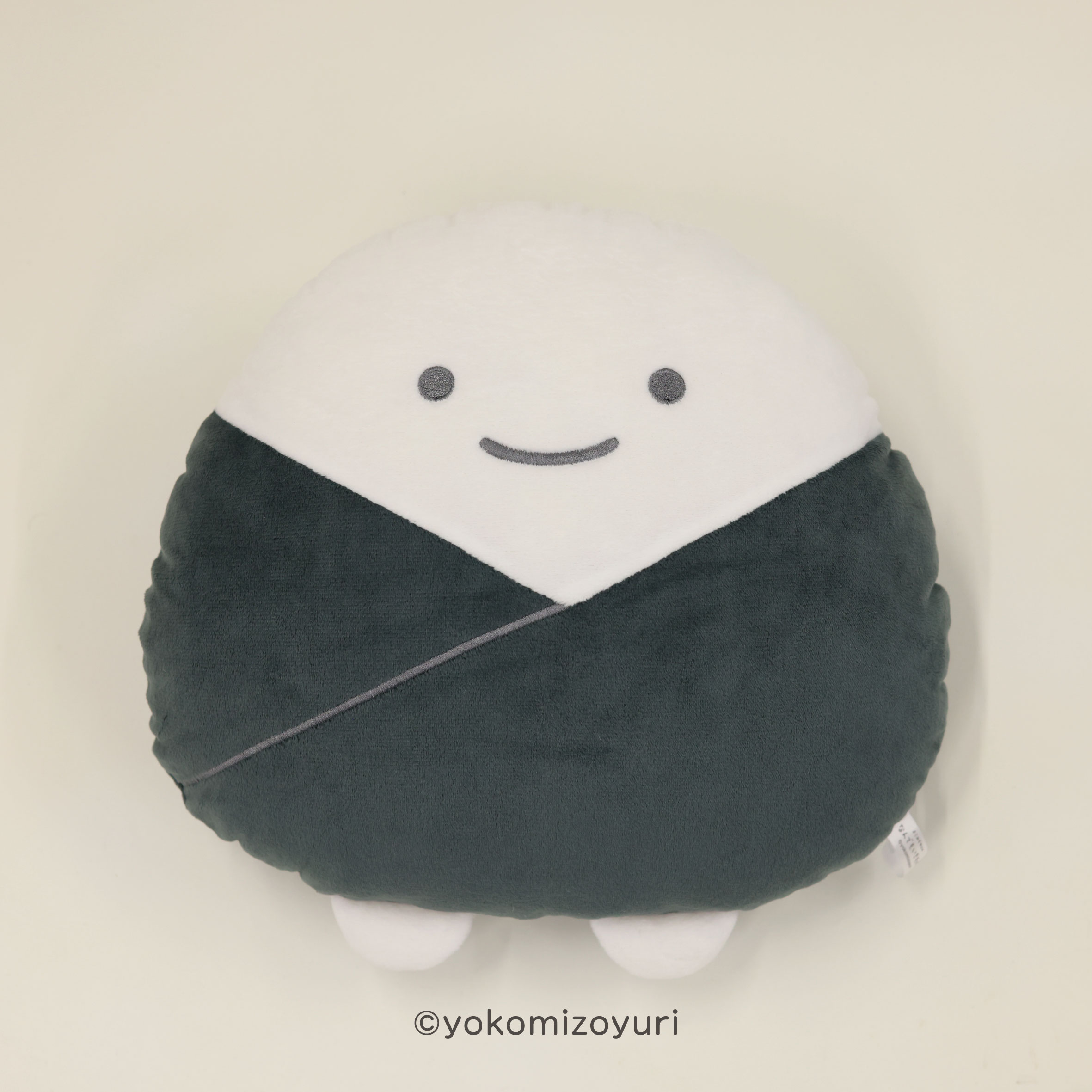 なんでもいきもの_ダイカットクッション のりおにぎり